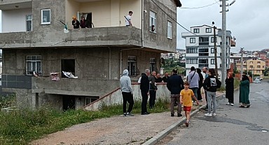 Evde bırakılan çocuk yangın çıkardı!