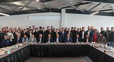 Fikri Işık, gençlerden oy istedi