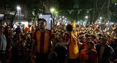 Galatasaraylılar şampiyonluğu coşkuyla kutladı!