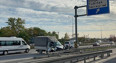 Gebze’de bariyere çarpan kamyonet sürücüsü yaralandı!