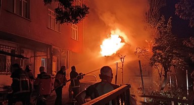 Gebze'de bir otomobilde yangın çıktı!