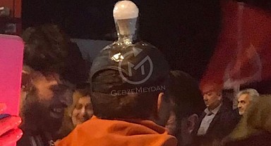 Gebze'de kafasına ampul takıp, seçim kutlamasına katıldı!
