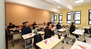 Gebzeli gençler deneme sınavına girdi