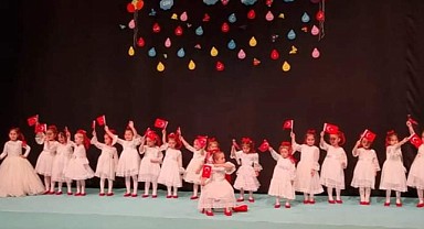 Gebzeli miniklerden eşsiz yılsonu gösterisi