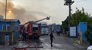 Geri dönüşüm tesisinde çıkan yangın kontrol altına alındı!