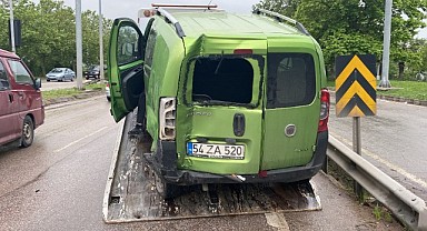 Hafif ticari araç ile yolcu otobüsü çarpıştı!