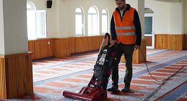 İbadethaneler hijyenik hale getiriliyor