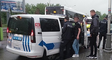 İki grup arasında bıçaklı kavga: 1 kişi yaralandı!