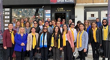 İYİ Partili kadınlar, Gebze’de ziyaretlerini gerçekleştirdi