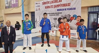 Karatede, Çayırova'ya büyük gurur