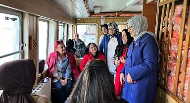Katırcıoğlu, İzmit'te vapur gezisinde kadınlarla buluştu