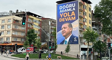 Kocaeli yeniden AK Parti afişleriyle donatıldı