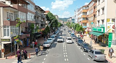 Körfez'de asfaltlanan caddelerin çizgileri çekildi