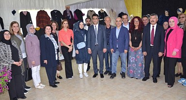 Kursiyerler el emeği ürünlerini sergiledi