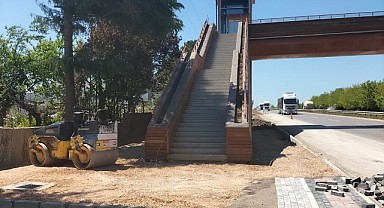Ormanya üst geçidine durak cebi yapılıyor