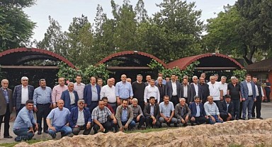 Şayir, deprem bölgesinde vatandaşlarla bir araya geldi