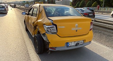 Taksiye çarpan araç takla attı!