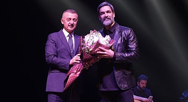 Uğur Işılak, Kocaeli'nde 19 Mayıs coşkusunu yaşattı