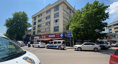 4. kattan marketin tentesine düştü!