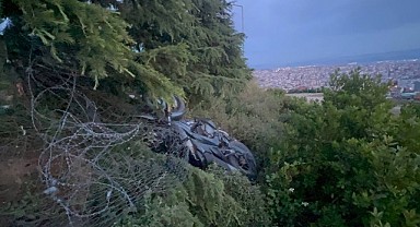 Ağaca çarpan motosikletin sürücüsü yaralandı!