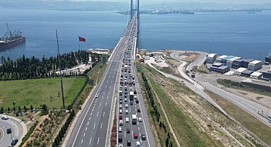 Bayram için yola çıkanlar dikkat: Bu yolda trafik sıkışık!