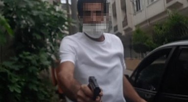 Boşanma aşamasındaki eşine silah çekti!
