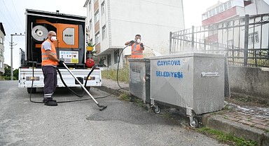 Çayırova'da çöp konteynerleri yerinde yıkanıyor!