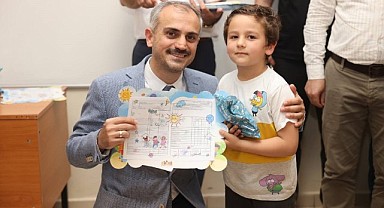 Çiftçi, miniklerin karne heyecanına ortak oldu!