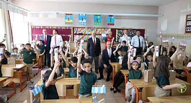 Gebze'de 90 bin 450 öğrenci karne heyecanı yaşadı!