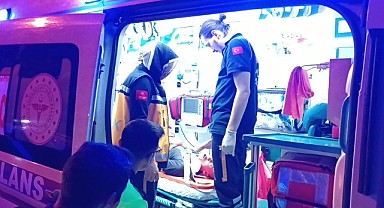 Gebze'de yolun karşısına geçen yayaya çarpıp, kaçtı!
