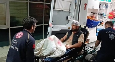 Kavgaya karıştı, kafasında ve elindeki kesiklerle hastaneye kaldırıldı!