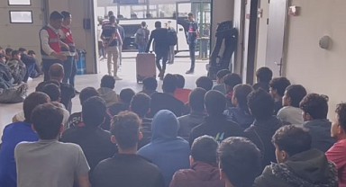 Kocaeli'de yakalanan 96 kaçak göçmen, sınır dışı edildi!