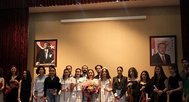 Konservatuvardan 54 öğrenci mezun oldu