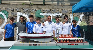 Lise öğrencileri 1 yıl emek verip maket stat yaptı!