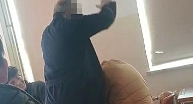 O öğretmenin yargılanmasına başlandı!