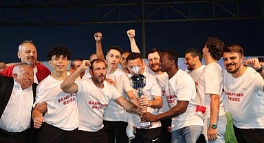 Şampiyonluğa coşkulu kutlama
