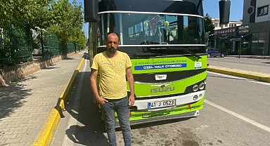 Ambulans gelemeyince hastayı minibüsle hastaneye götürdü