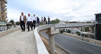 Başkan Büyükakın, Darıca'da yapılan üst geçitleri inceledi!