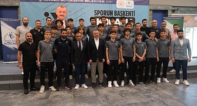 Büyükakın sporcular ile buluştu