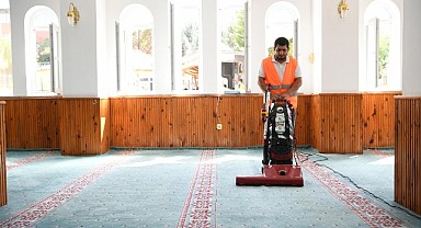 Çayırova'da camiler temizleniyor