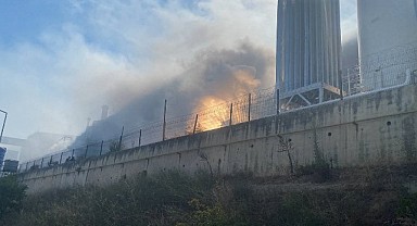 Çayırova'da çelik fabrikasında çıkan yangın hasara neden oldu