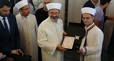 Diyanet İşeri Başkanı Erbaş, Kocaeli’de hafızlarla bir araya geldi!