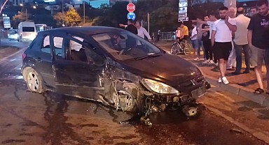 Frenleri tutmadı, refüje çarparak felaketin önüne geçti!