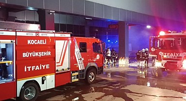 Gebze'de yangın söndürme sistemi faciayı önledi