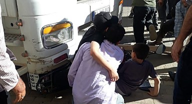 Geri manevra yapan hafriyat kamyonu baba ve 2 çocuğunu ezdi