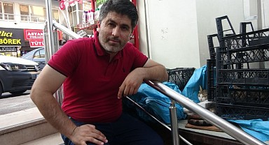Girdiği tavanda mahsur kalan haylaz kedi kurtarıldı