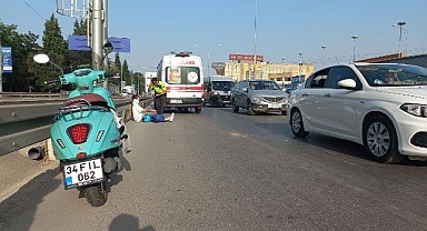İzmit'te motosiklet yola savruldu: 2 yaralı!