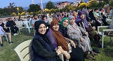 Kartepe'nin çınarları sinema keyfi yaşadı