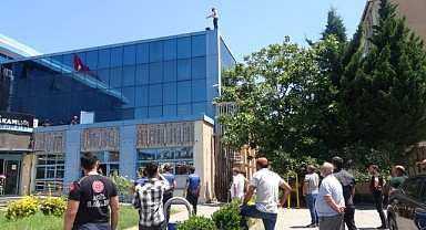Kaymakamlıkta intihar girişimi