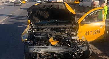 Kazada paramparça olan araçtan sağ çıktılar!